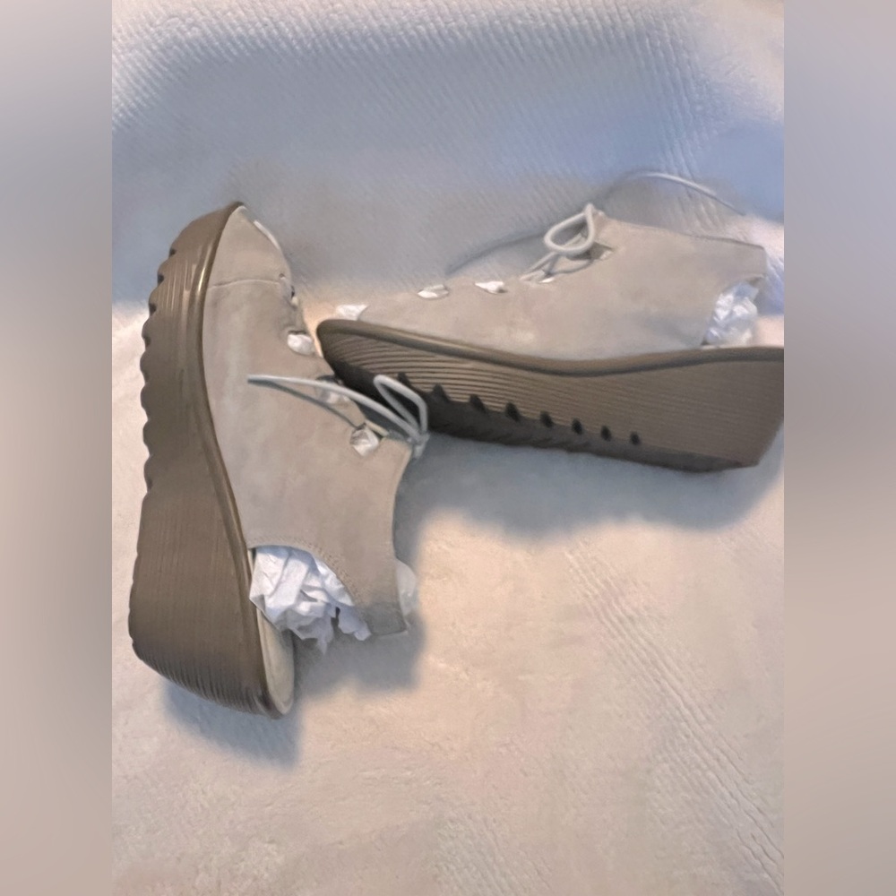 Sketchers Memory Foam Comfort Shoe